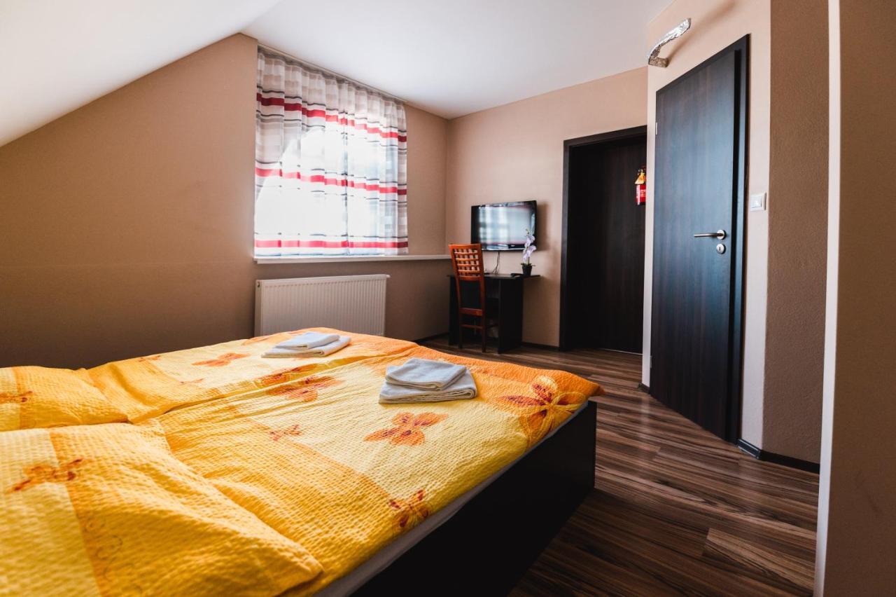 Motel Ard Sarovce Eksteriør billede